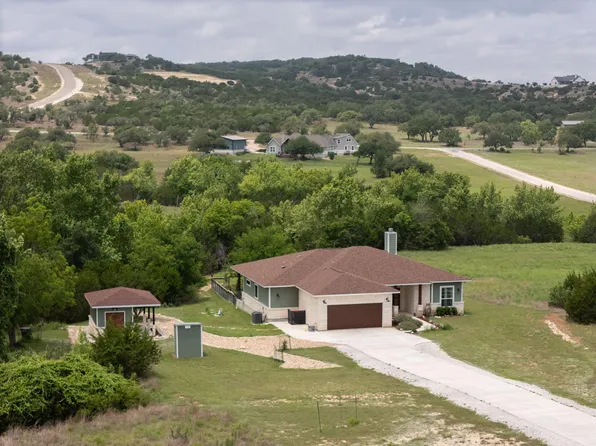 202 Falling Oak Dr, Blanco, TX 78606