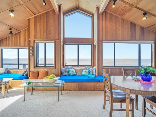 14850 Navarro Way, Manchester, CA 95459