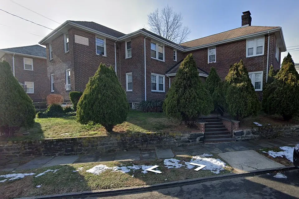 12 Vernon Ave #1
