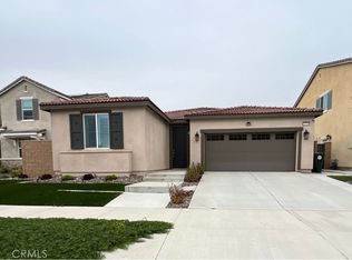 16746 Mistletoe Ln, Fontana, CA 92336