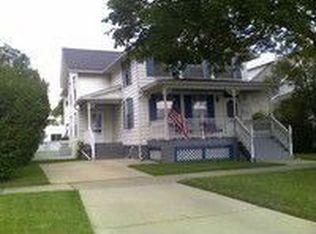 2544 Riverside Dr, Trenton, MI 48183