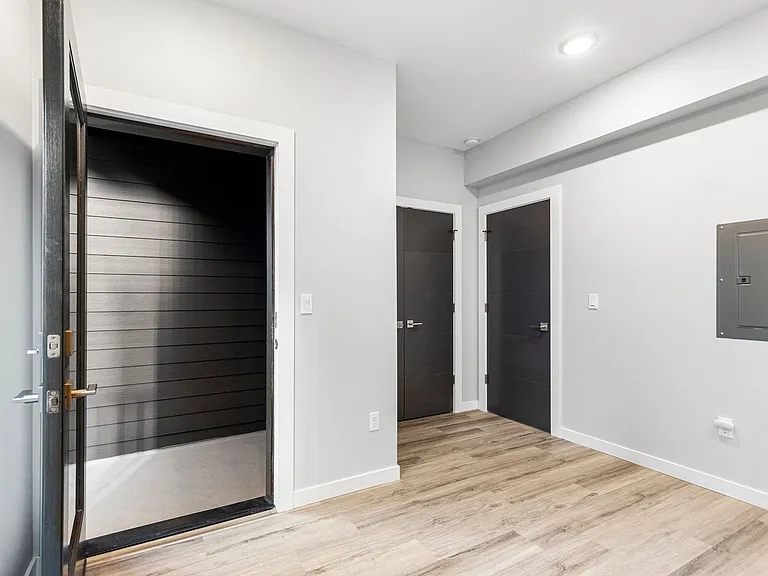 7150 N Greenwich Ave #9 — Photo 10