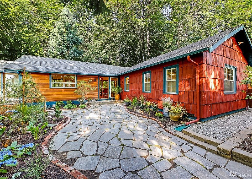 Enter the courtyard and enjoy the beautiful and peaceful space. From the moment you walk up to this home, you'll know it's special and one of a kind.