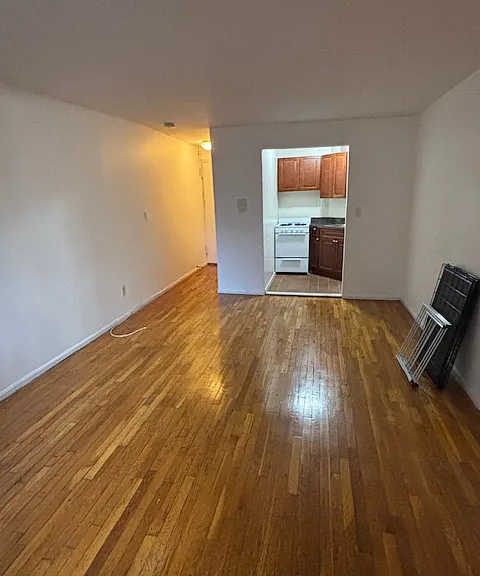 1729 1st Ave #5F — Photo 2