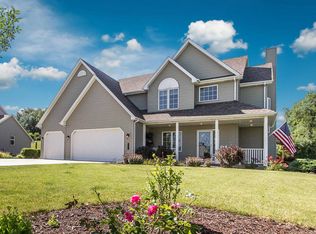 2131 Deer Run Dr, Delavan, WI 53115