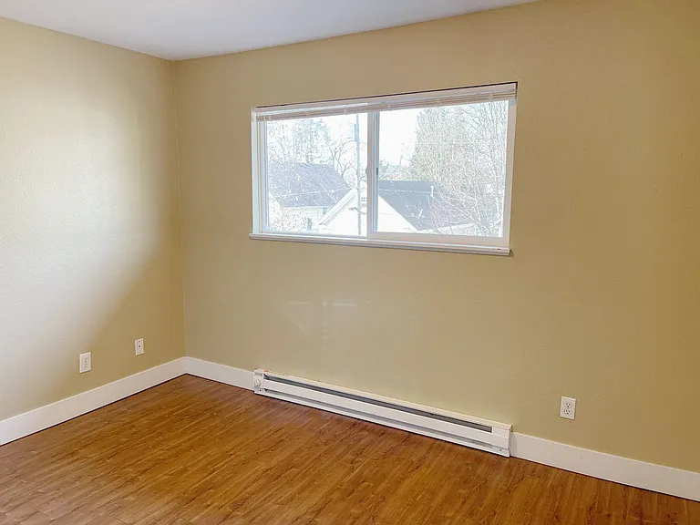 130 SE 30th Pl — Photo 12