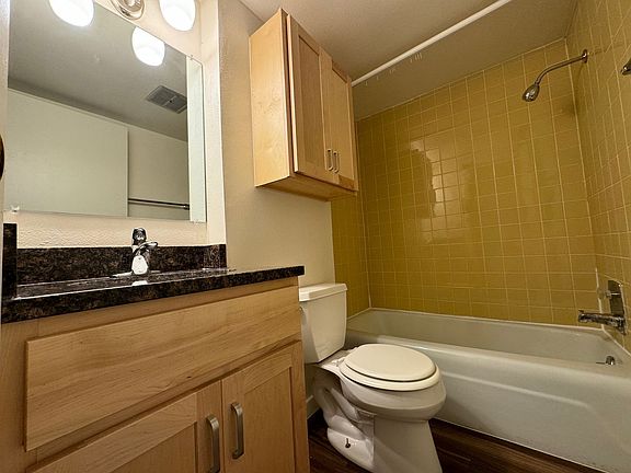 3rd image of 237 W Lakelawn Pl #190f22816