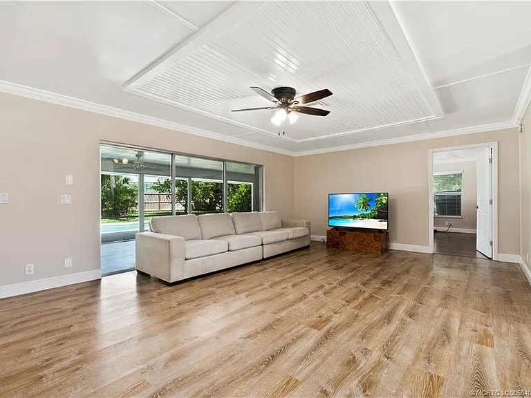 53 N Sewalls Point Rd — Photo 8
