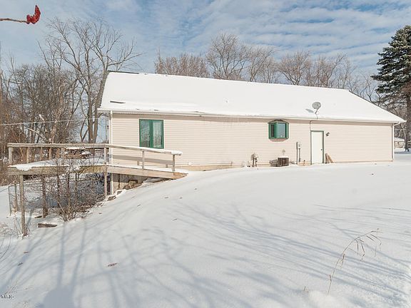4th image of 43319 Eagle Lake Dr