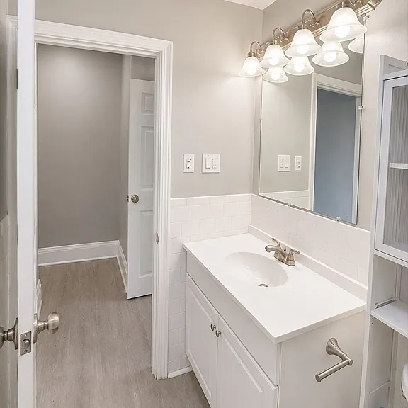 1049 Pleasant St #4 — Photo 15