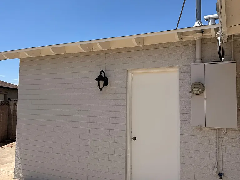 4949 W Mitchell Dr — Photo 7