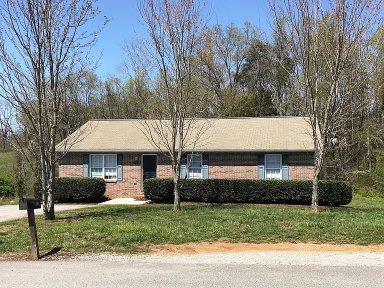 420 Blake Cir — Photo 1
