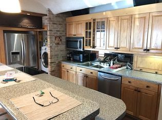 345 N Canal St APT 301, Chicago, IL 60606