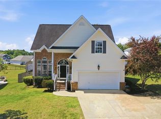 511 Winesap Dr, Graham, NC 27253