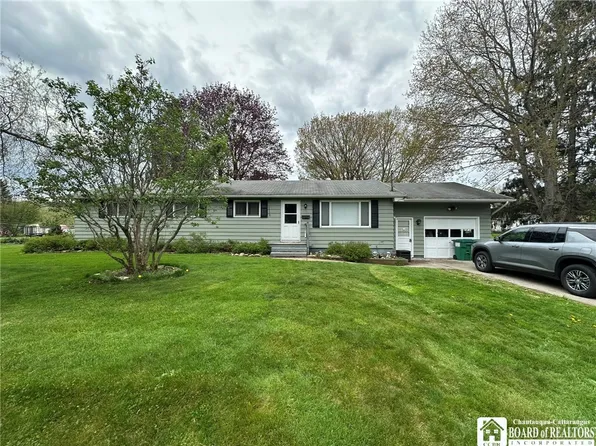 25 Burnham Pl, Cassadaga, NY 14718