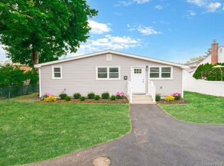 27 Old Farmingdale Road, West Babylon, NY 11704