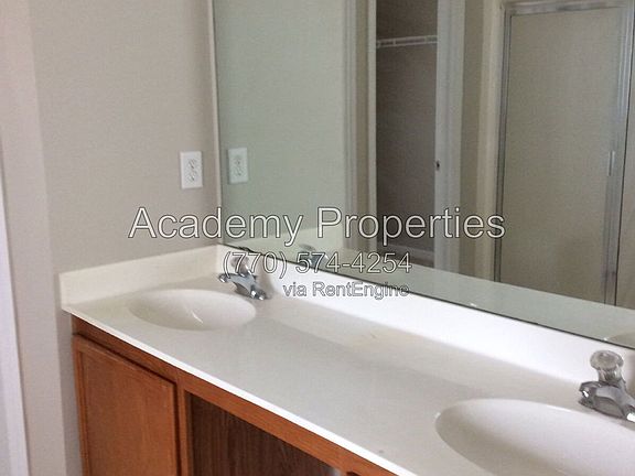 5th image of 334 Summit View Dr