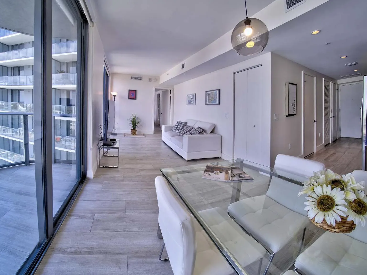 1 bed, 1.5 bath, 621 sqft, $3,000 — Photo 4