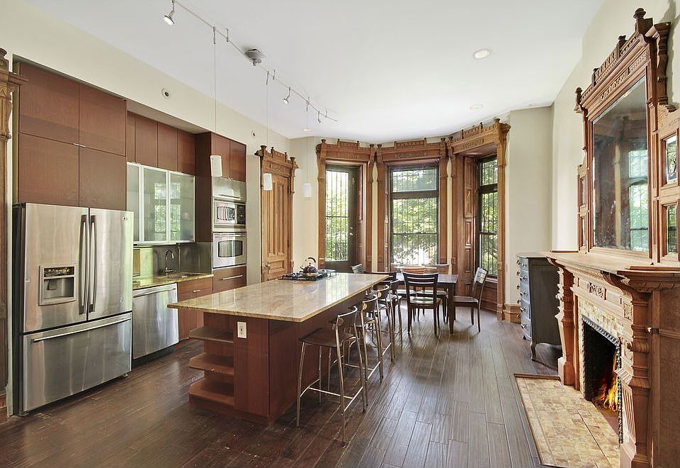 2nd image of 111 W 122nd St