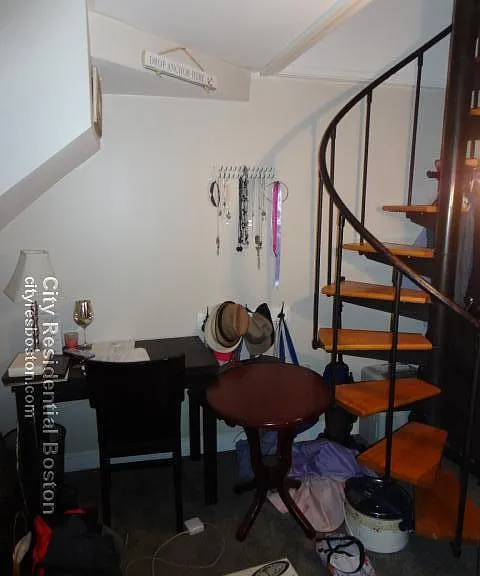 153 W 6th St #1 — Photo 12
