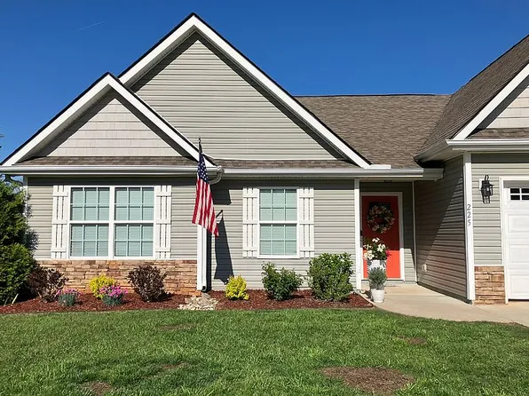 225 Catterick Way, Fountain Inn, SC 29644