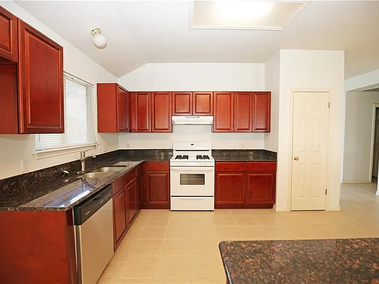 309 Country Aire Dr — Photo 11