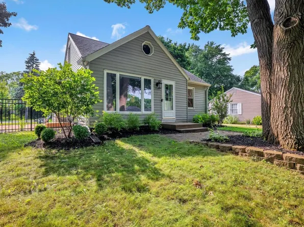 1745 North 118th STREET, Wauwatosa, WI 53226