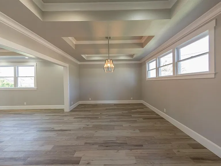 4307 Avenue Q — Photo 31