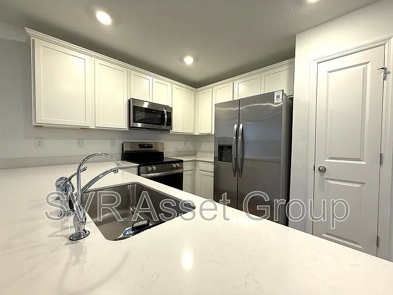 3528 Mildred Way — Photo 11