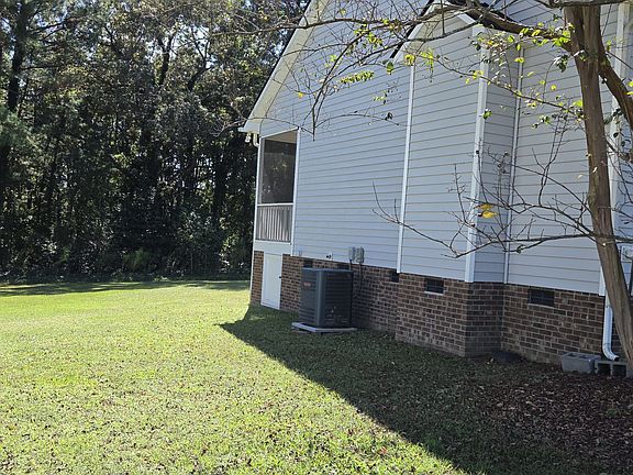 2nd image of 96 Clarence Ln