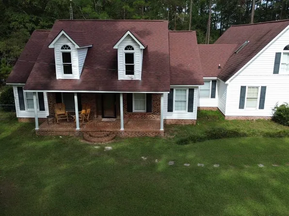 538 W Fairfield Rd, Dillon, SC 29536