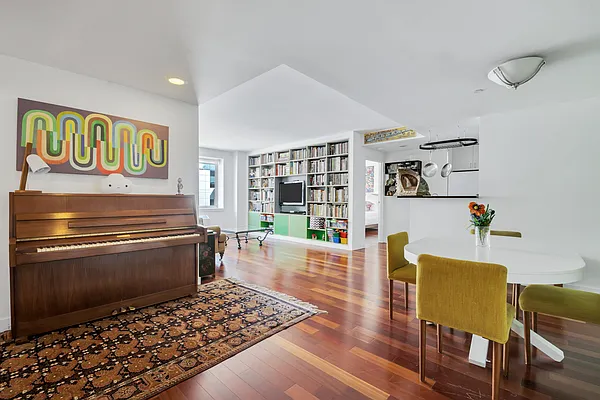 Sold by Compass | media 1