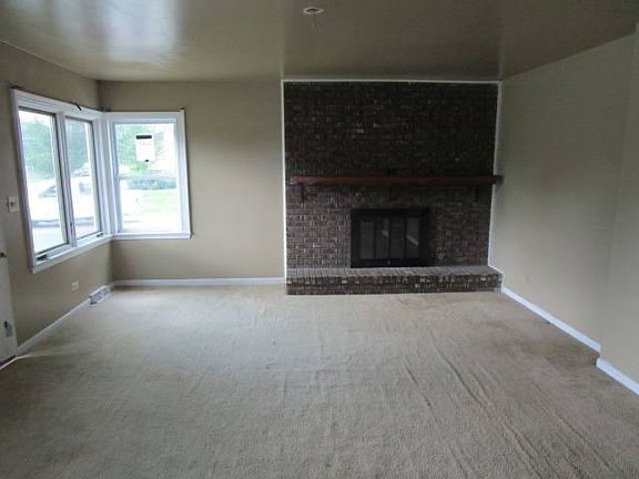 4th image of 1324 N Lake Shore Dr