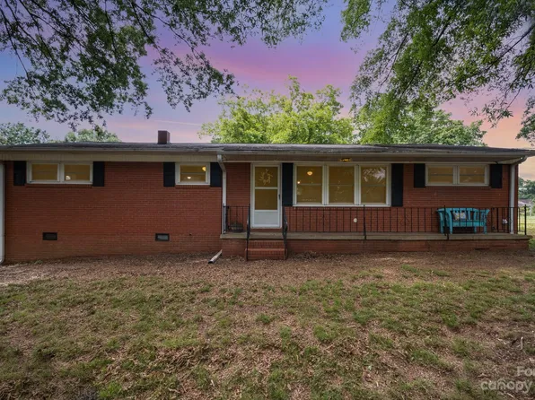 104 Fieldcrest Dr, Stanfield, NC 28163