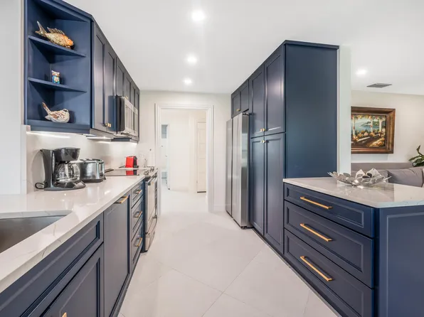 735 Parkview Ln, Naples, FL 34103