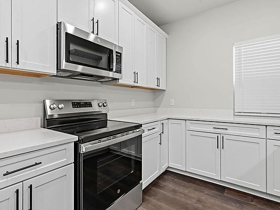 5th image of 1380 S Orleans St