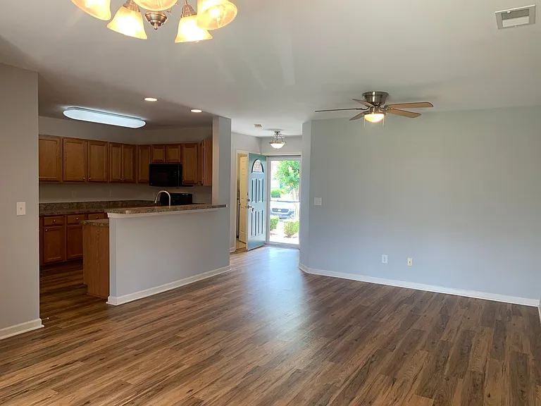 1032 Bridgeport Way — Photo 23