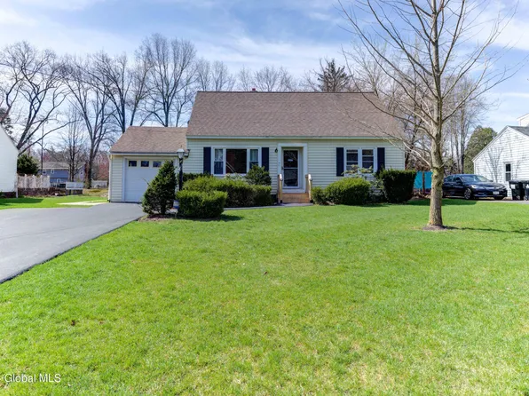 14 Harmon Road, Glenville, NY 12302