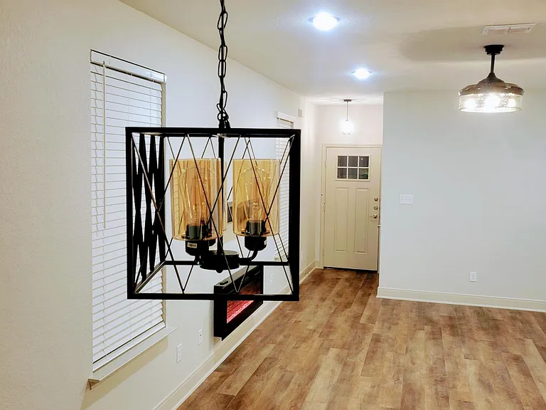 7544 Magnolia Vlg #102 — Photo 3