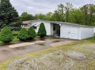 1120 4th St, Belpre, OH 45714