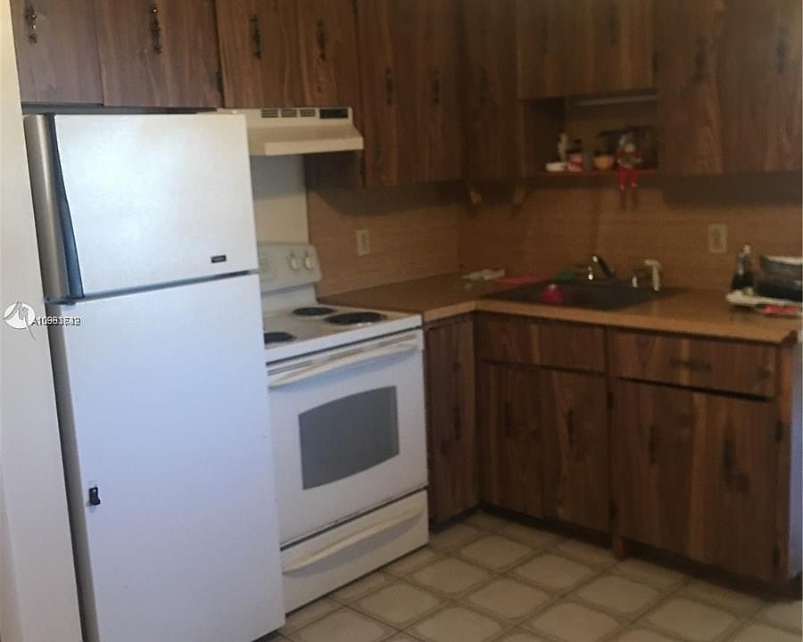 2nd image of 2407 Johnson St #4
