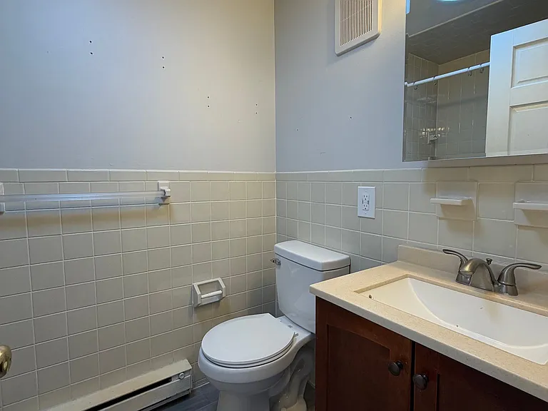 222 School St — Photo 5