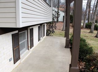 667 Devonshire Dr, State College, PA 16803