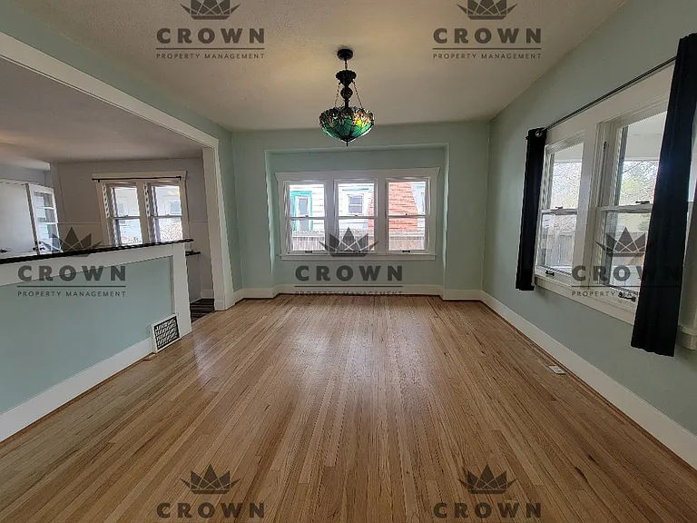 210 E Pershing Blvd #A — Photo 4