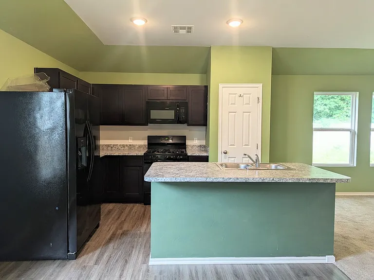 834 Highgarden Cir — Photo 4