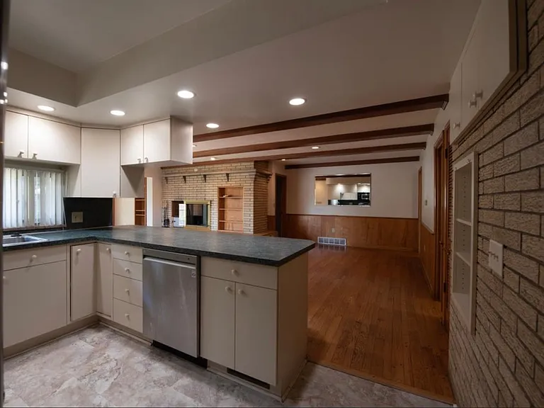 611 Brynhaven Dr — Photo 11