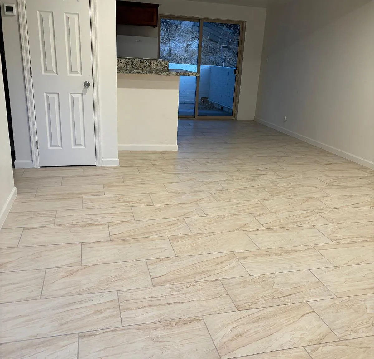 2 bed, 1.0 bath, 9575 sqft, $1,200 — Photo 2