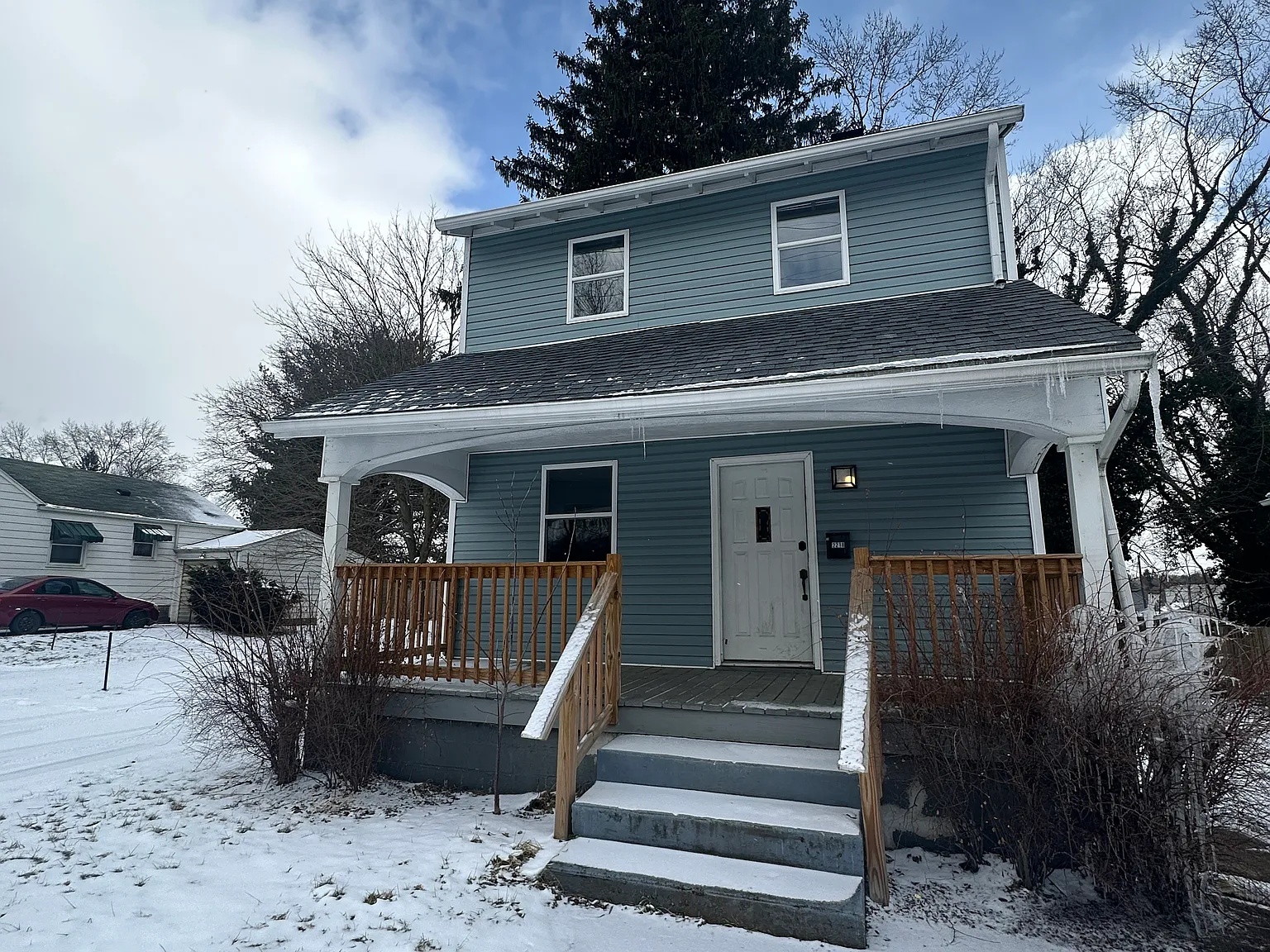 3 bed, 940 sqft, $1,175 — Photo 1