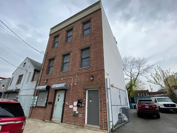 12 Cross St, Staten Island, NY 10304