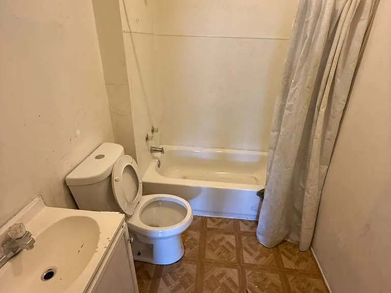 712 Brook Ave #7 — Photo 5